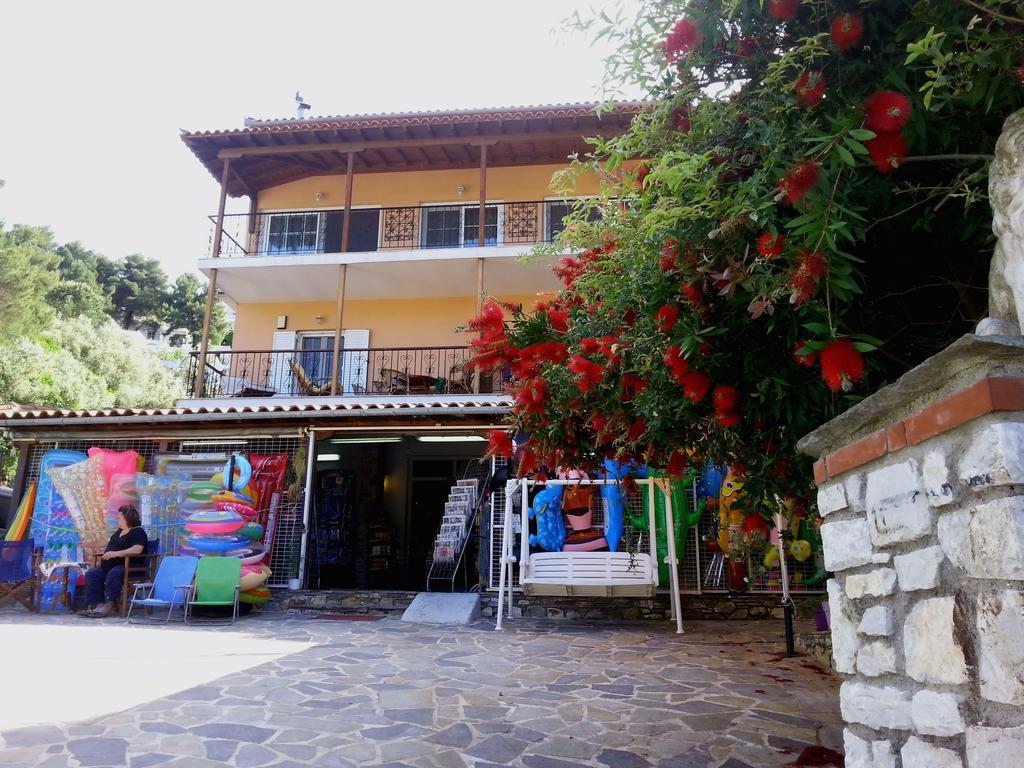 Tzaneria Apartments Skiathos Канапитса Экстерьер фото