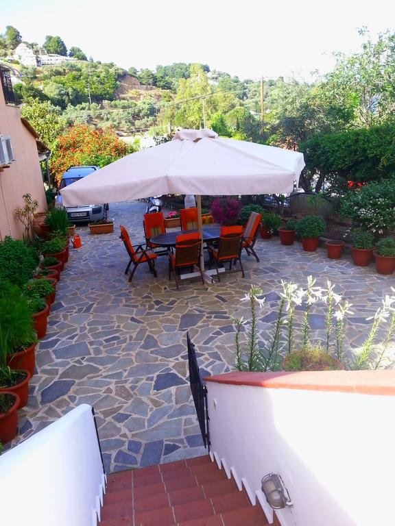 Tzaneria Apartments Skiathos Канапитса Экстерьер фото