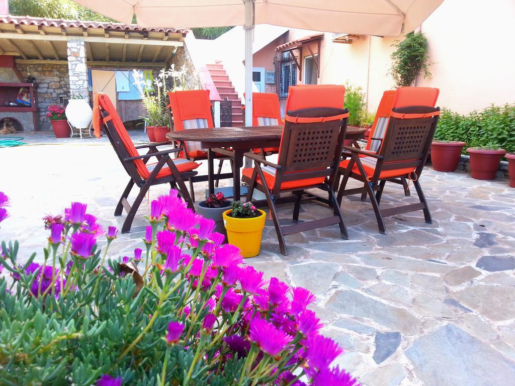 Tzaneria Apartments Skiathos Канапитса Экстерьер фото